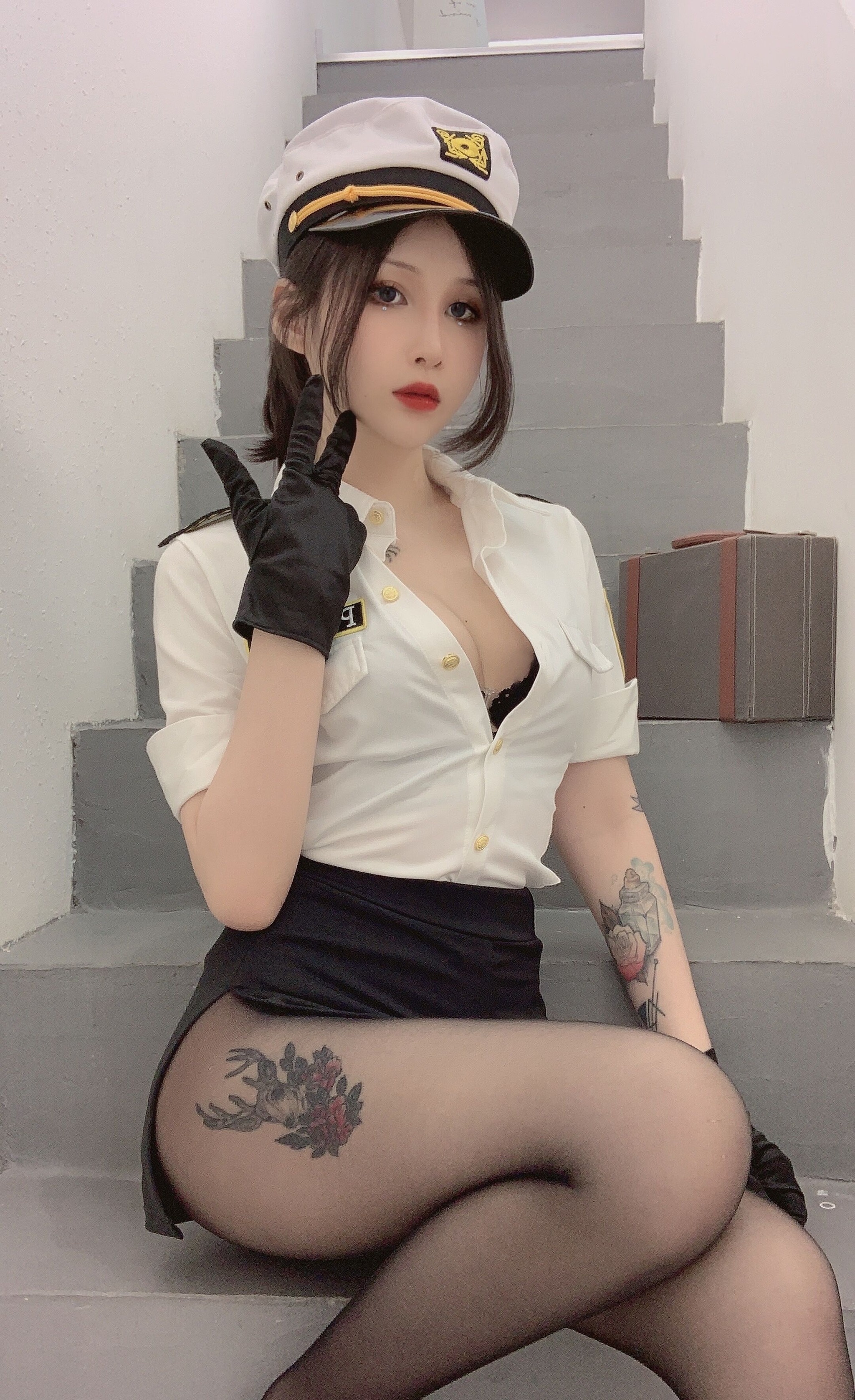 图片[1]-Vams子 – NO.008 女警 [47P]-XikXak